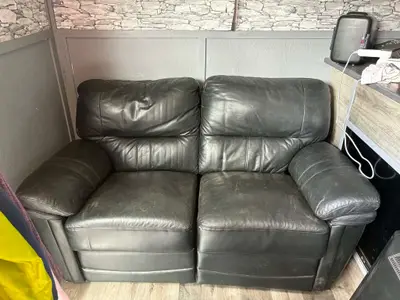 Black Leather 2 Seater Recliner Sofa – Both Seats Recline